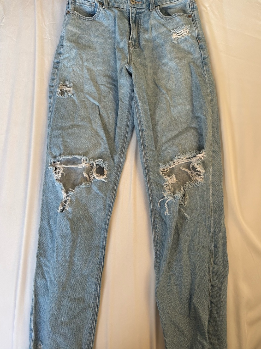 American Eagle Strigid Curvy Mom Jean